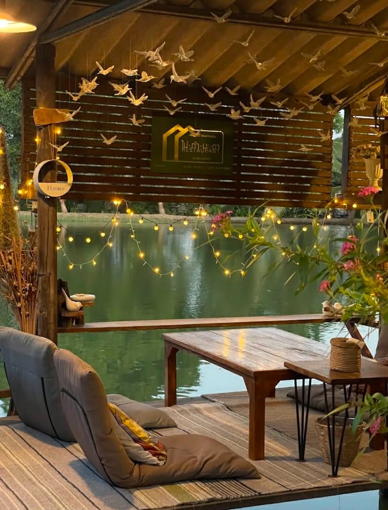 บ้านพักหลังใหญ่ - ระเบียงริมน้ำ