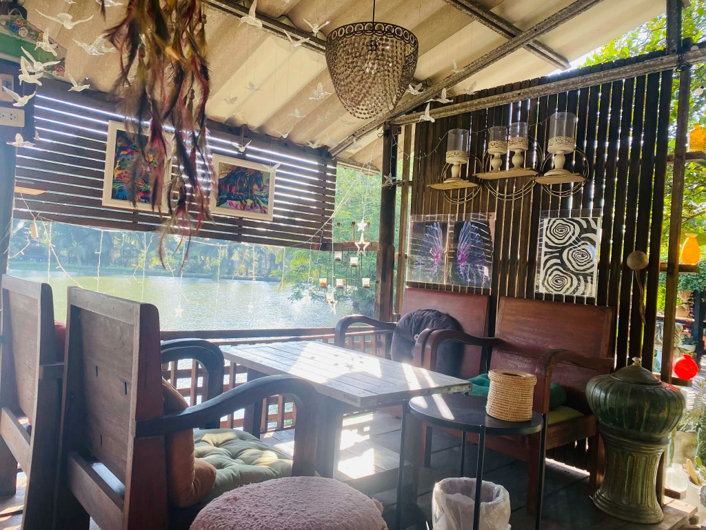 บ้านพักหลังใหญ่ - มุมนั่งเล่น